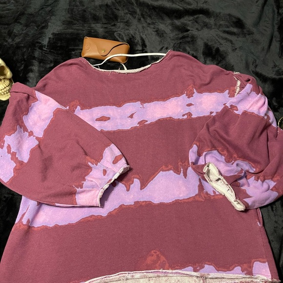 Free People tie dye off the shoulder sweater LG - Picture 4 of 9